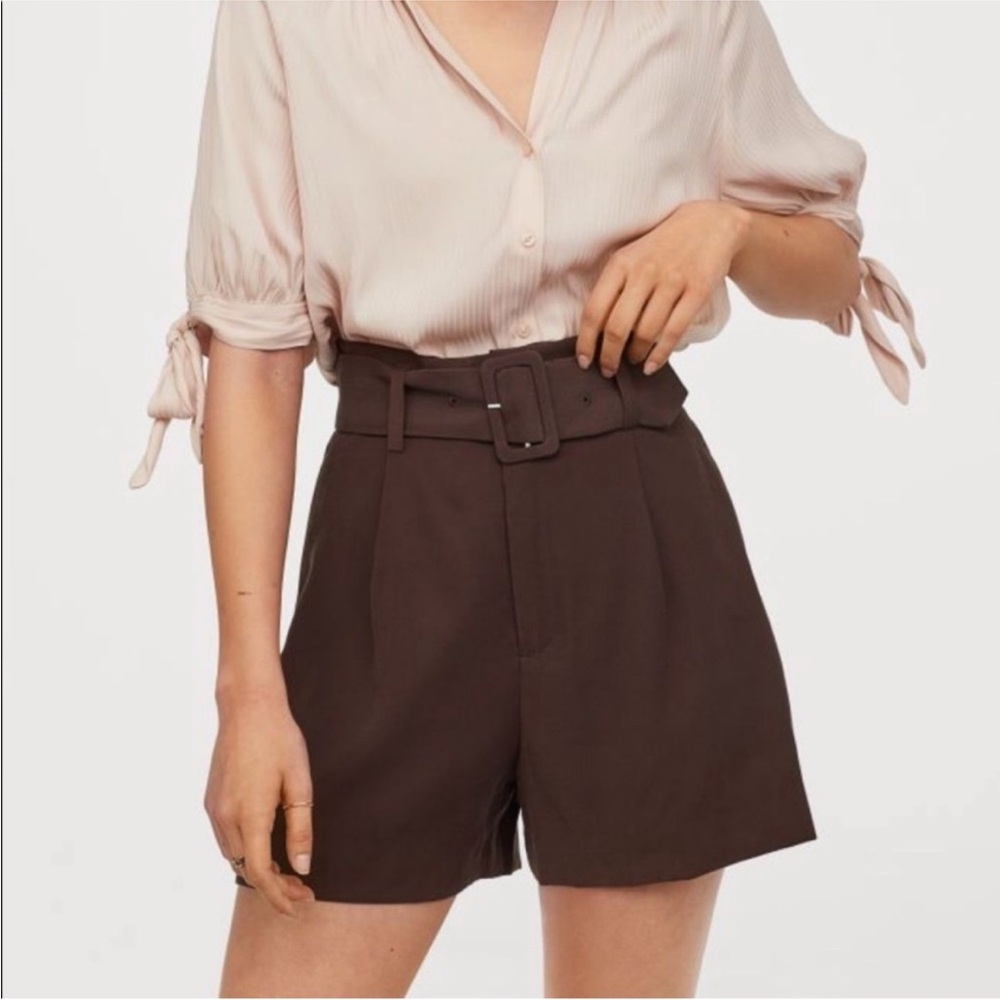 NWT H&M Belted Brown Hight waisted shorts